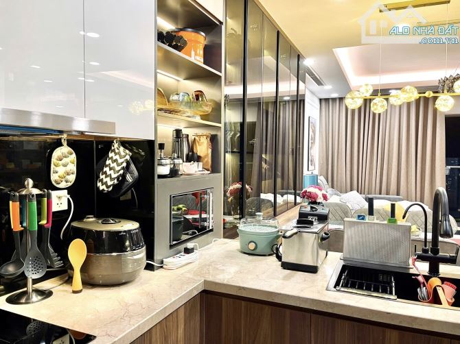 Nhà Tô Ngọc Vân 280M2 Mặt Tiền 10M 180 Tỷ Lô Góc 2 Thoáng Gần Hồ