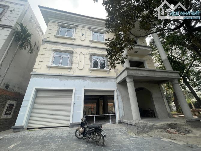 520M2 Thổ Cư 220 Tỷ Võ Chí Công 2 Mặt Trước Sau Vỉa Hè Kinh Doanh Ô TÔ Tải tránh