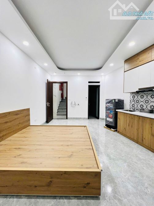 Bán chung cư mini ngõ 102 Kim Ngưu, DT 80m, 6 tầng thang máy, MT 4.2m, giá 19.8 tỷ.