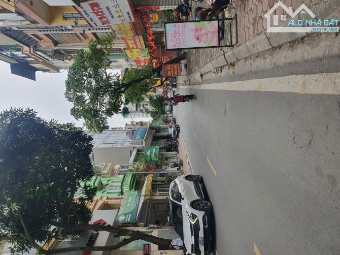 Bán nhà mặt phố Vương Thừa Vũ, Q Thanh Xuân, 55m2, 5 tầng, MT 5m, sổ vuông giá 23 tỷ.