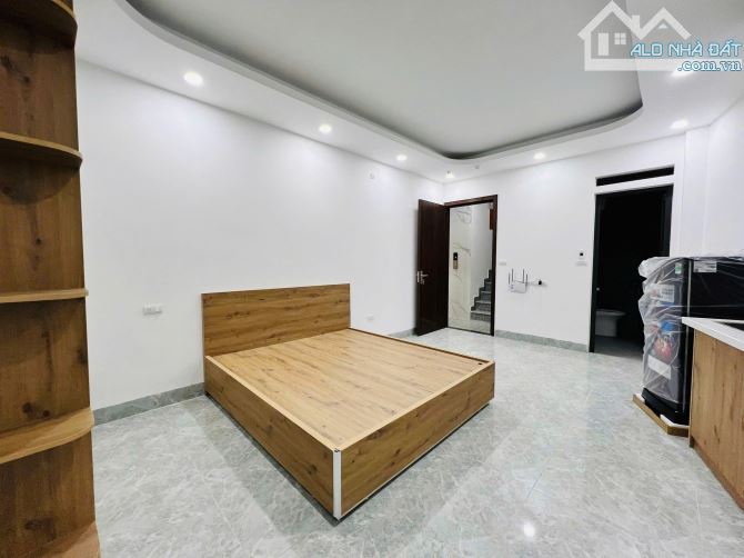 Bán chung cư mini ngõ 102 Kim Ngưu, DT 80m, 6 tầng thang máy, MT 4.2m, giá 19.8 tỷ.