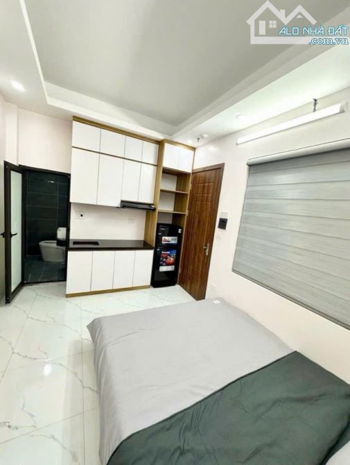 Lệnh Cư - CCMN - 22 phòng khép kín - Lô góc - Ngõ nông - Gần phố - Cách ô tô 50m