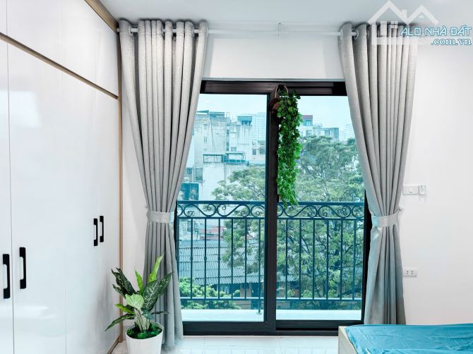 Bán toà CHDV Trường Chinh sổ vuông vắn ngõ KD thông vòng quanh gần ĐH Y HN 50m2*6T 10PN KK