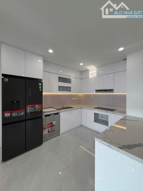 BÁN CĂN HỘ TÒA KINH ĐÔ TOWER - 93 LÒ ĐÚC - 96M2 - 2 NGỦ - BAN CÔNG HƯỚNG ĐÔNG - VIEW ĐẸP - 7