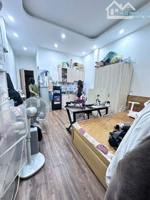 Trung Phụng - Mặt ngõ ba gác phi - Chợ ngay trước cửa - 12 phòng khép kín