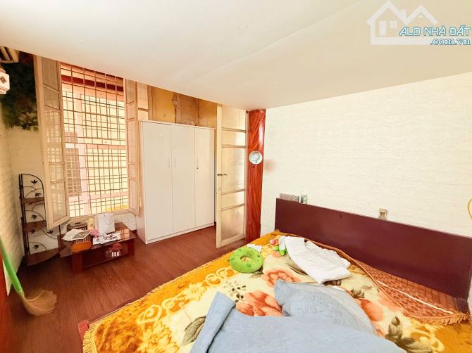 BÁN TẬP THỂ CỰC RỘNG – DUPLEX TẦNG 2+3, THÁI THỊNH, ĐỐNG ĐA. 200M2 – 3PN. 5,75 TỶ