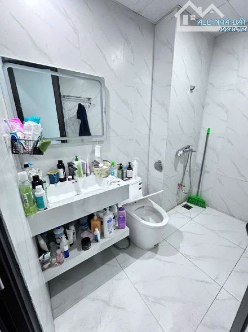 Trung Phụng - Mặt ngõ ba gác phi - Chợ ngay trước cửa - 12 phòng khép kín