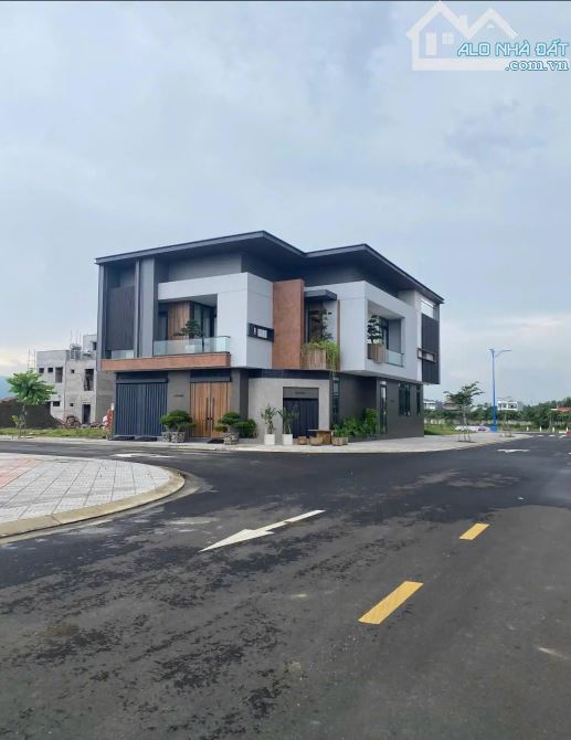 BÁN GẤP ĐẤT PHÚ MỸ BÀ RỊA GIÁ CHỈ 1tỷ2 - GẦN BIỂN - SHR XDTD