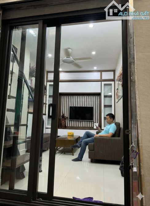 2 tầng Hàng Tre_Hàng Thùng 32m chỉ 8.5 tỷ - NGÕ NÔNG THẲNG, MẶT TIỀN RỘNG SÁNG THOÁNG, SĐC