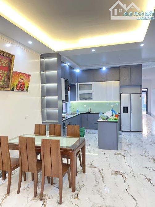 GIẢM MẠNH 500TR BÁN GẤP NHÀ 1T2L  4PN + 4WC  GẦN CO.OP BẾN LỨC  GIÁ CÒN 2 TỶ 900TR- SỔ HÒN - 1