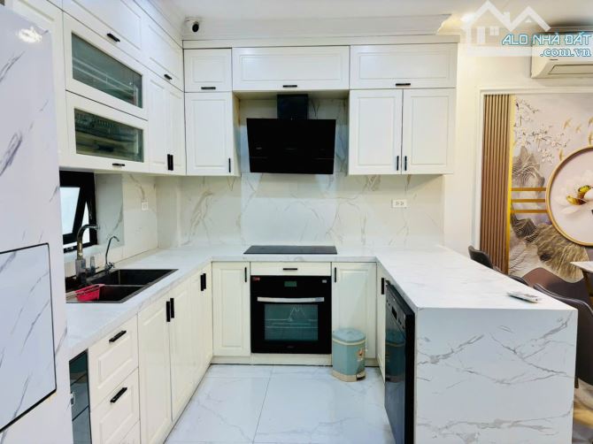 Bán nhà liền kề KĐT Trâu Quỳ 90m2 xây 5T MT 6m thang máy full nội thất xịn chỉ 19,5 tỷ