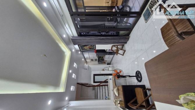 Thanh Nhàn, diện tích rộng giá rẻ, mặt tiền siêu rộng, nhà đẹp như mới, an sinh tuyệt đỉnh