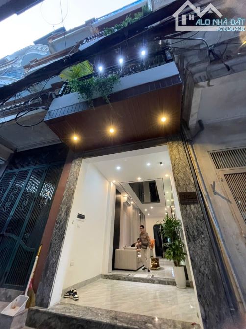 Bán Nhà Phân Lô Nguyễn Ngọc Nại 6 Tầng Ô Tô Cách Phố 30M