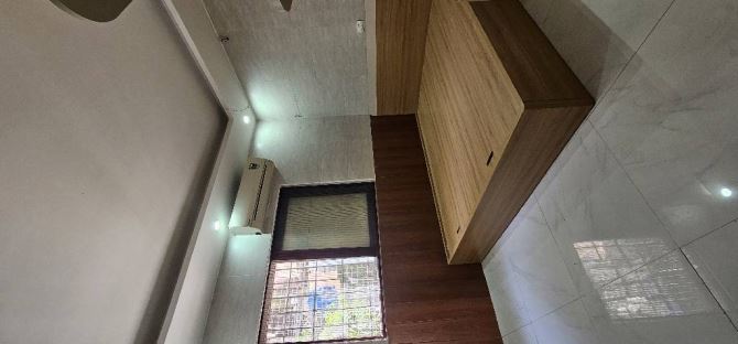 Bán căn hộ tập thể Nguyễn khoái tầng một tt hai bà trưng thoáng ô tô Chánh trước cửa