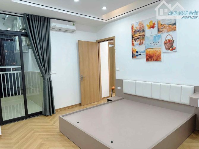 Bán căn chung cư Lạc Long Quân- Tây Hồ - 92m2 - 3 PN - Full nội thất