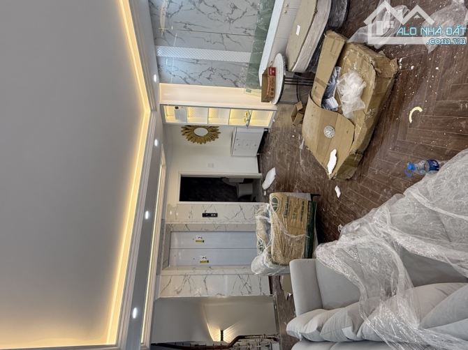 Bán nhà mới 7 tầng Thang máy Tam Trinh 74m, 4 ngủ, mặt tiền 5.5m giá 29.5 tỷ.