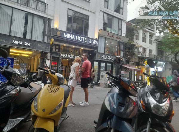 Bán nhà mặt phố Hàng Buồm - 200m ra Hồ Gươm - 415m2 x MT 15.5m - Đầu tư siêu lời 248 tỷ