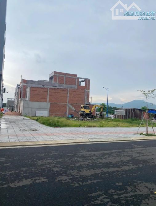 BÁN GẤP ĐẤT PHÚ MỸ BÀ RỊA GIÁ CHỈ 1tỷ2 - GẦN BIỂN - SHR XDTD - 2