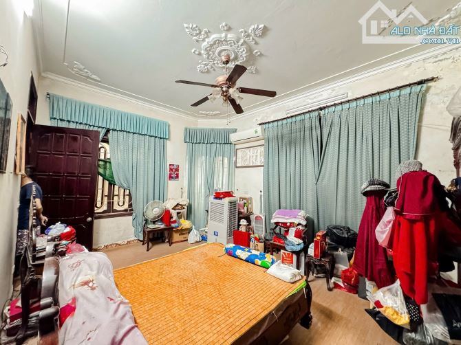 Lô góc Thái Hà, ngõ thông, ô tô đỗ cửa, dân xây chắc chắn, 3 mặt mở cửa sổ, 70m*5T