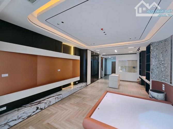 Ô tô qua nhà Tôn Đức Thắng, thông KD, 7T thang máy, nội thất luxury, 2 thoáng - 76m2