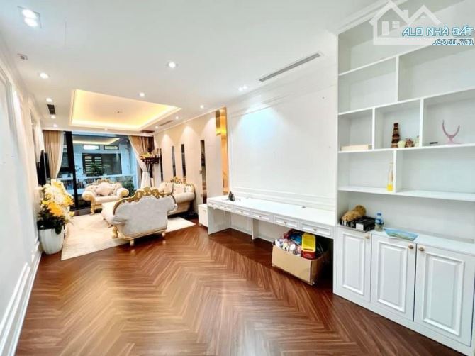 Thái Thịnh: 1 nhà ra phố, ô tô qua, ngõ thông KD, ko QH, chờ xây mới - 60m2