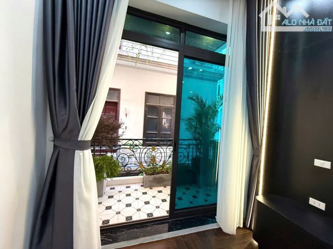 Bán Nhà Phân Lô Nguyễn Ngọc Nại 6 Tầng Ô Tô Cách Phố 30M