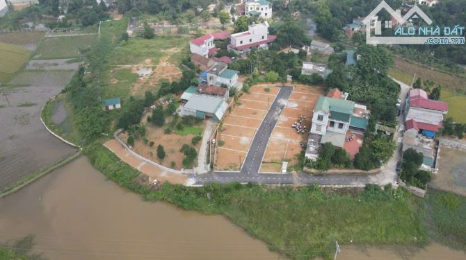 Siêu phẩm 77m2 trung tâm Xã Bình Yên view hồ giá 2,1tỷ, cách đại học FPT 5ph di chuyển