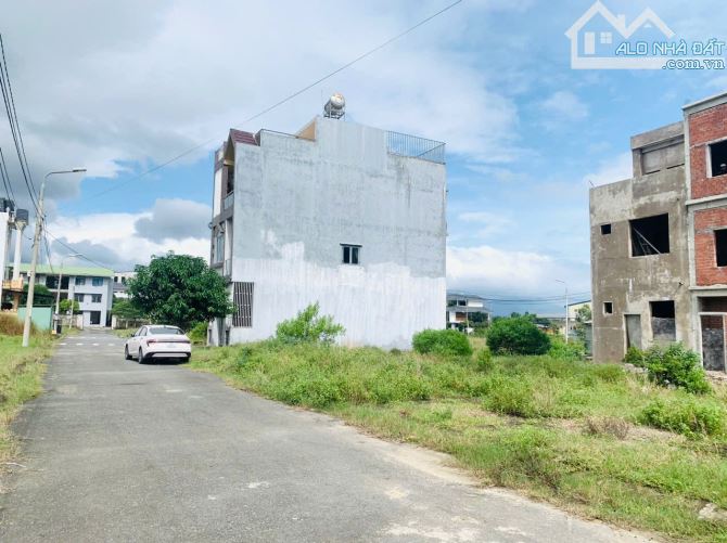 Chỉ 4tỷ8 GIÁ TỐT để sở hữu lô đất  đẹp gần biển Xuân Thiều 38 dt 97m ngang 6m gần Mikazuki - 2