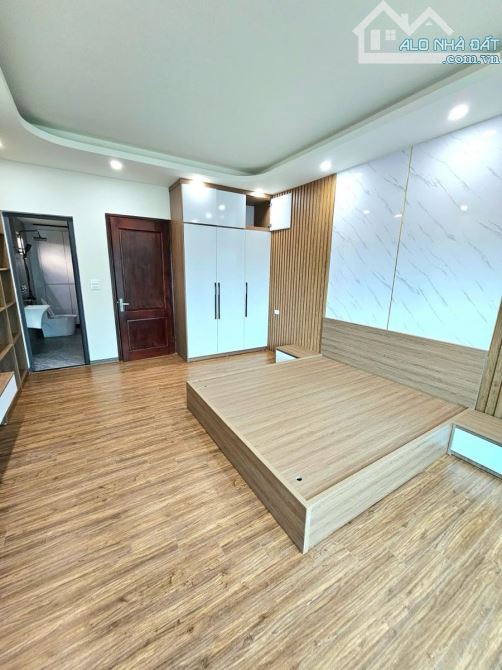 CHÍNH CHỦ BÁN NHÀ 6 TẦNG THANG MÁY – ĐẸP LUNG LINH – NGÕ NÔNG – HAI THOÁNG – CỰC HIẾM