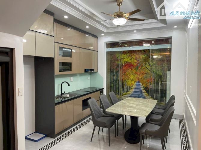 BÁN NHÀ TRẦN QUỐC VƯỢNG CẦU GIẤY DT 50M 7 TẦNG THANG MÁY LÔ GÓC NGÕ THÔNG NHÀ MỚI 15.5 TỶ