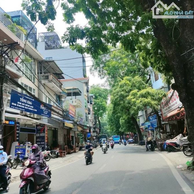 MẶT PHỐ ĐÊ LA THÀNH SIÊU RẺ QUY HOẠCH ỔN ĐỊNH, KINH DOANH TỐT, CHỈ 13,5 TỶ, 30 M, 5 TẦNG