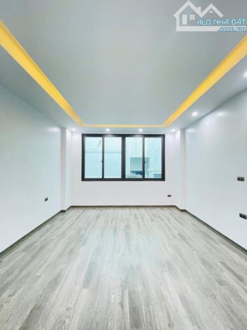 Bán nhà Duy Tân, Cầu Giấy 50 m2, thang máy,  13 tỷ, oto, công viên kề bên - 3