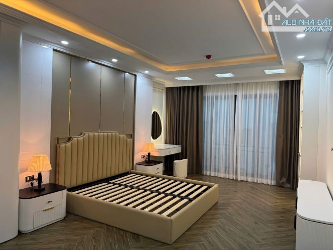 Ô tô qua nhà Tôn Đức Thắng, thông KD, 7T thang máy, nội thất luxury, 2 thoáng - 76m2