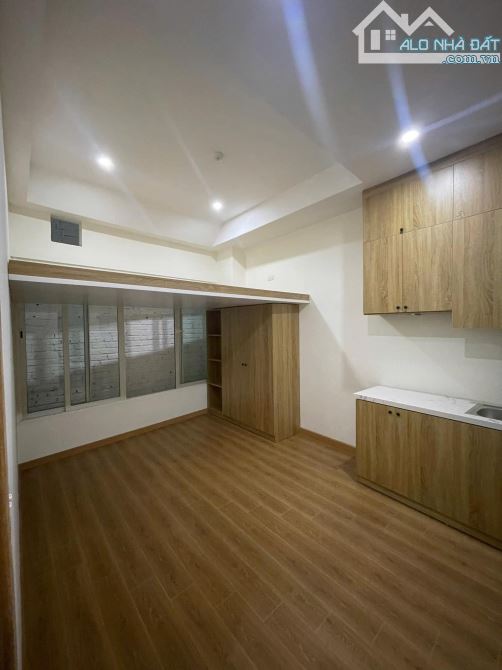 Bán nhà Bùi Xương Trạch, ô tô vào nhà, 7 tầng, MT5m, gồm 19P ngủ, đang cho thuê 100 triệu.