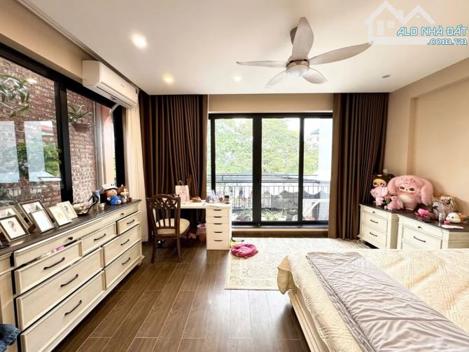 Bán nhà MP Ngọc Thụy, 115m², 5T, gara ô tô, nội thất cao cấp view sông Hồng, nhỉnh 23tỷ - 4