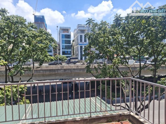 Nhỉnh 3 tỷ - 2 PN + 2 WC - tặng full nội thất - TT Thanh Xuân Bắc - ở ngay