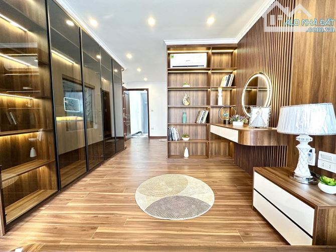 MẶT PHỐ QUẬN CẦU GIẤY – LÔ GÓC – 8 TẦNG THANG MÁY – 131M² – MẶT TIỀN 10.5M-  GIÁ 80 TỶ - 5