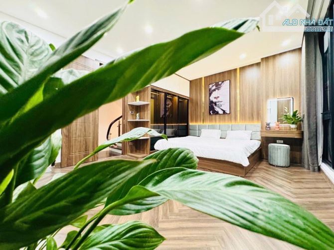 Ô tô qua nhà Tôn Đức Thắng, thông KD, 7T thang máy, nội thất luxury, 2 thoáng - 76m2