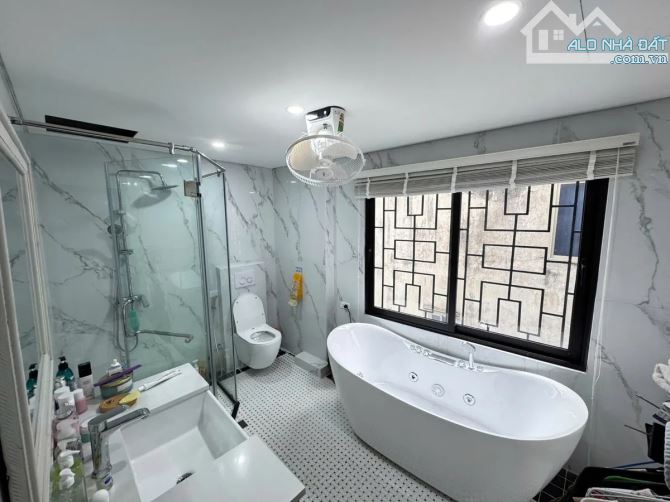 Bán nhà MP Ngọc Thụy, 115m², 5T, gara ô tô, nội thất cao cấp view sông Hồng, nhỉnh 23tỷ - 5