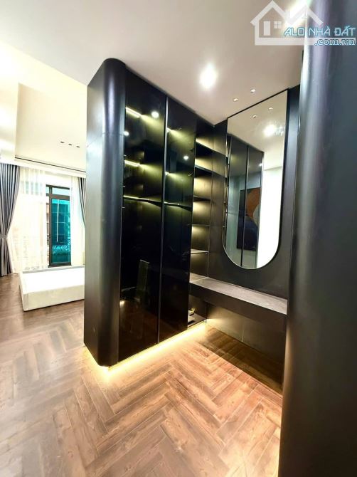 Bán Nhà Phân Lô Nguyễn Ngọc Nại 6 Tầng Ô Tô Cách Phố 30M