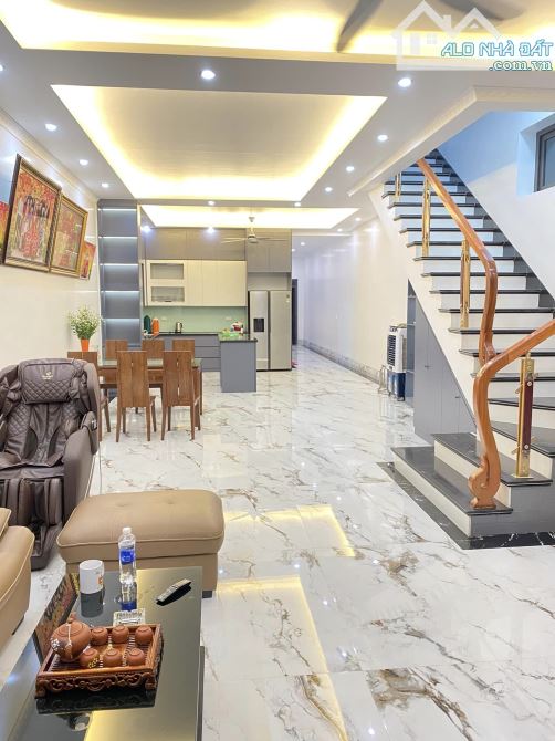 GIẢM MẠNH 500TR BÁN GẤP NHÀ 1T2L  4PN + 4WC  GẦN CO.OP BẾN LỨC  GIÁ CÒN 2 TỶ 900TR- SỔ HÒN - 6