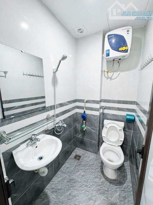 Bán Nhà Dòng Tiền Nguyễn Trãi, Chính Kinh 7 Tầng Xây Mới 27 Phòng Khép Kín Full Đồ MT 7.2M