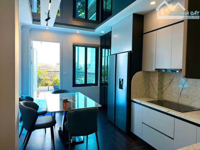 Bán Nhà Phân Lô Nguyễn Ngọc Nại 6 Tầng Ô Tô Cách Phố 30M