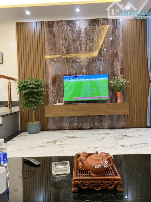 GIẢM MẠNH 500TR BÁN GẤP NHÀ 1T2L  4PN + 4WC  GẦN CO.OP BẾN LỨC  GIÁ CÒN 2 TỶ 900TR- SỔ HÒN - 7