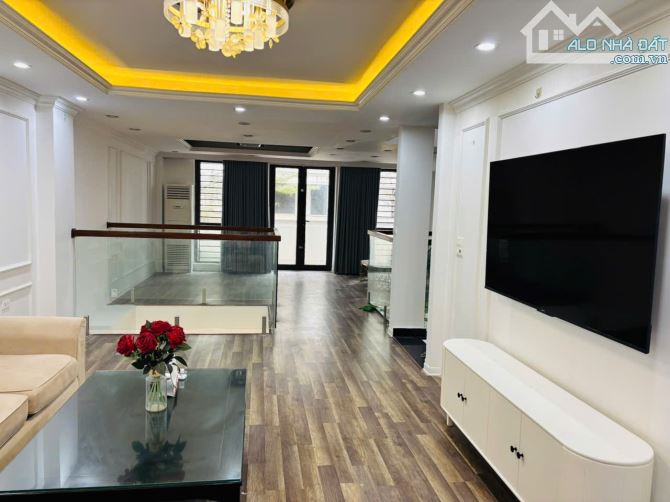 Bán nhà liền kề KĐT Trâu Quỳ 90m2 xây 5T MT 6m thang máy full nội thất xịn chỉ 19,5 tỷ