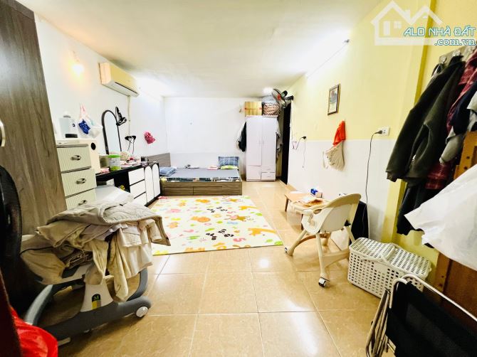 BÁN TẬP THỂ TẦNG 2 – VPP HỒNG HÀ, 190 LÒ ĐÚC – HAI BÀ TRƯNG. 60M2 – 2PN . 2,88 TỶ