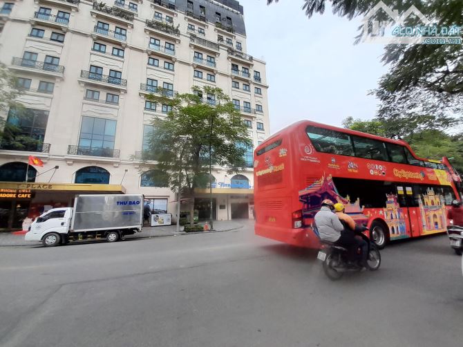 Bán nhà mặt phố Lý Thường Kiệt, 416m2, MT 11,5m, Giá 360 tỷ, mảnh đất vàng Quận Hoàn Kiếm