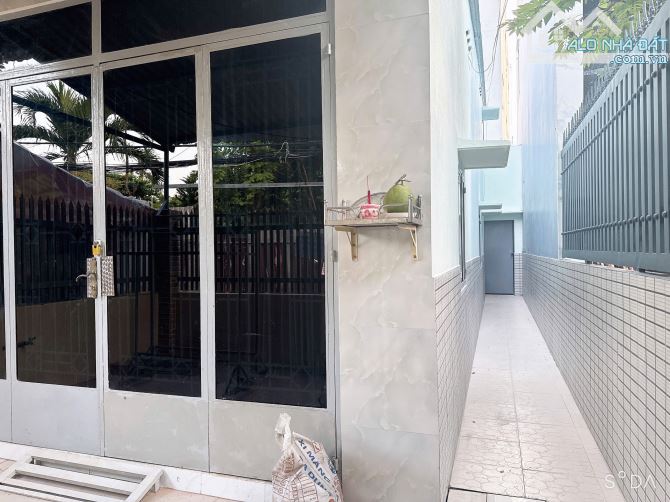 CHO THUÊ NHÀ NGUYÊN CĂN CẤP 4 – ĐẸP-HẺM NHỰA XE OTO-PHƯỜNG TNPB, QUẬN 9 100m2 GIÁ RẺ - 1