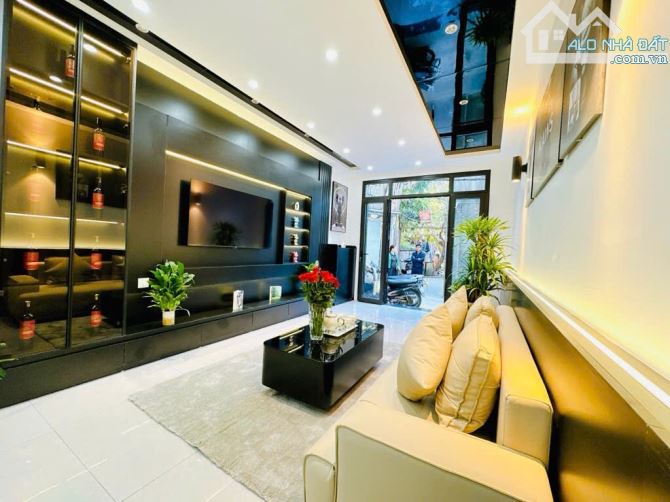 DƯƠNG VĂN BÉ 43m2 nhỉnh 12tỷ-THANG MÁY-OTO