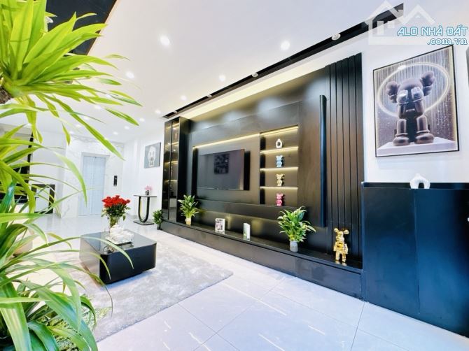 Nhà Đẹp Vĩnh Tuy – Trung Tâm HBT, Tiếp Giáp HM, Thang Máy, Ngõ Rộng, Ô Tô Đỗ Cửa